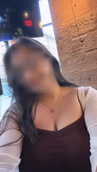 Agnes, 24