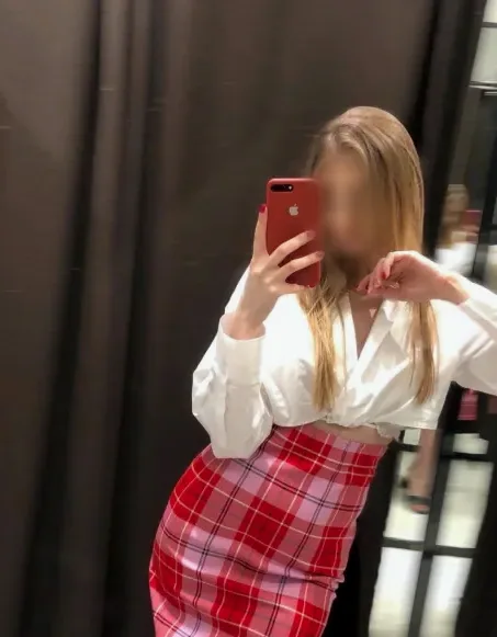 Amina, 24