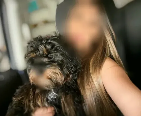 Amira, 33