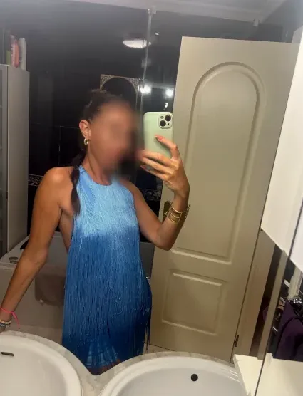 Charlotte, 32