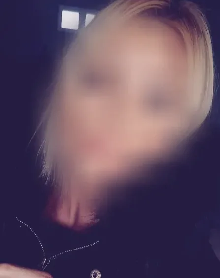 Ellen, 25