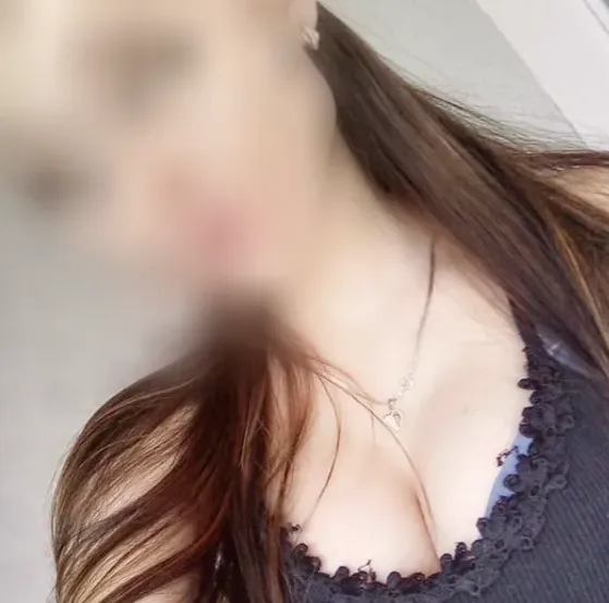 Emma, 26