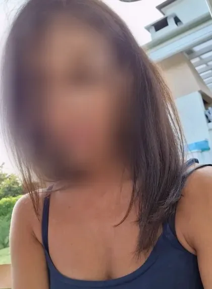 Esther, 35