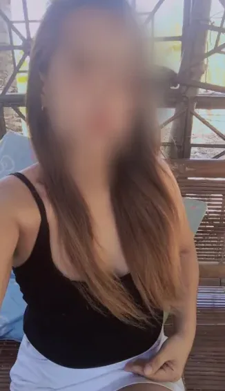 Nicoline, 32