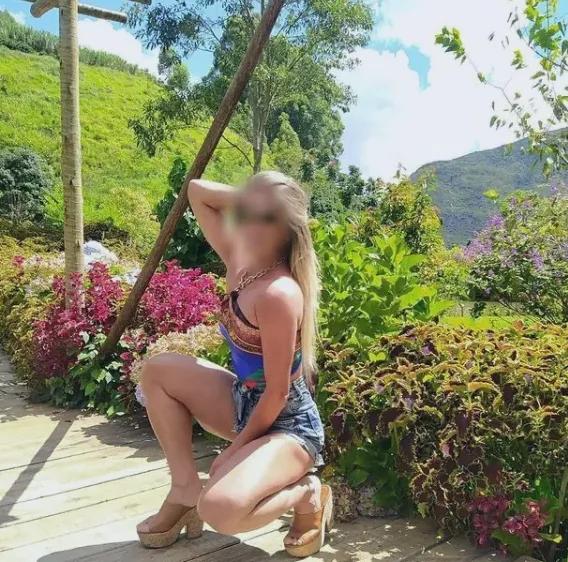 Olivia, 37