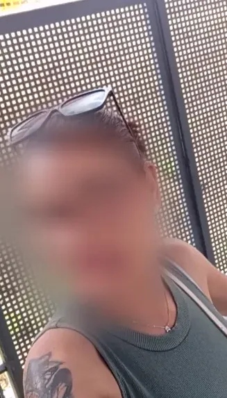 Rosa, 38