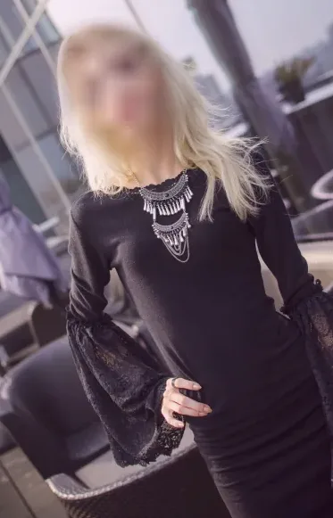 Susanne, 25