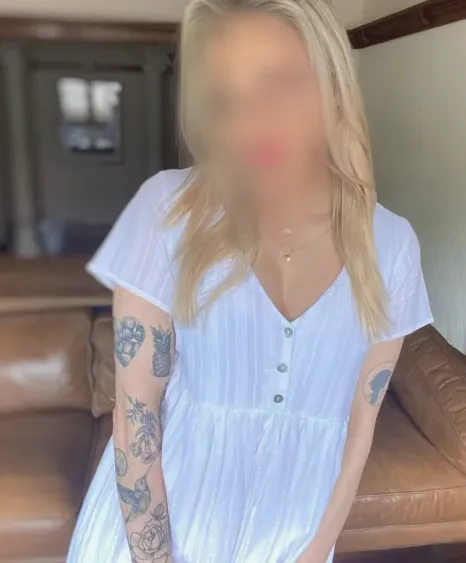 Tina, 40