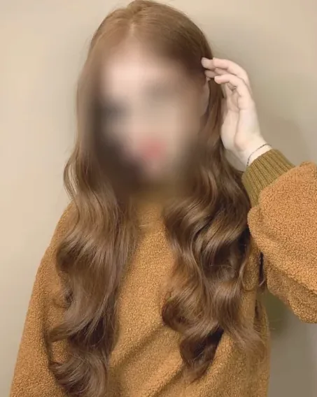 Tina, 24